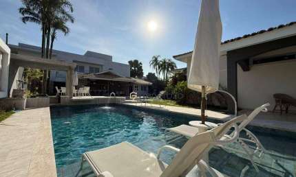 casa a venda no condomínio Acapulco, 4 dormitórios, com lazer