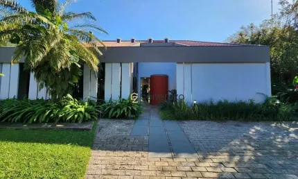 Casa a venda no condomínio Granville, 04 dormitórios, com lazer
