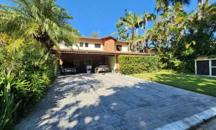 Casa para locação no condomínio Granville, 05 dormitórios, com garagem e lazer