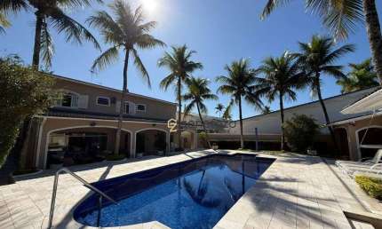 Casa a venda no Condomínio Acapulco, com 6 dormitórios e lazer privativo