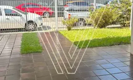 *EXCELENTE CASA TÉRREA A VENDA VILA  VIANELO, PODE SER USADA PARA FINS RESIDENCIAIS  OU COMERCIAIS. - CA8093