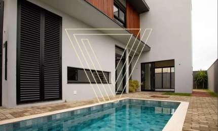 *CASA COM 3 DORMITÓRIOS,  1 SUÍTE , PISCINA- CONDOM PHYTUS  - CAC7608