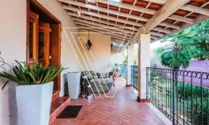 *casa com piscina área gourmet 3 suítes - cond bosques do corrupira - estuda permuta - ch7560