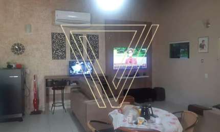 *Excelente Casa com 3 Dormitórios no Bairro Tulipas. (ACEITA PERMUTA DE MENOR VALOR). - CA7080