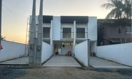 Geminado com três quartos sendo uma suíte no Vila Nova