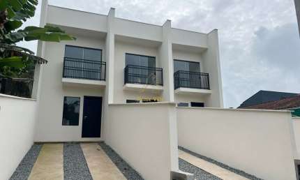 Sobrado geminado com dois quartos no Itinga-Araquari