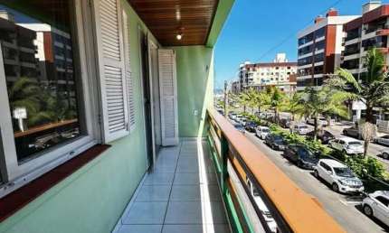 Apartamento com 1  dormitório de frente, BOX e vista para o mar