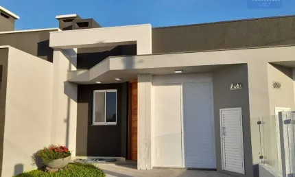 Casa 3 dormitórios próxima ao mar em Capão da Canoa