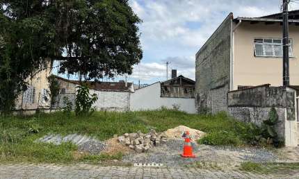 Terreno à venda na Rua Max Schwoelk, 186, Anita Garibaldi, Joinville