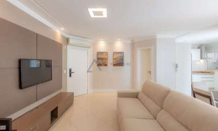 Apartamento com 03 suítes no Centro de Balneário Camboriú