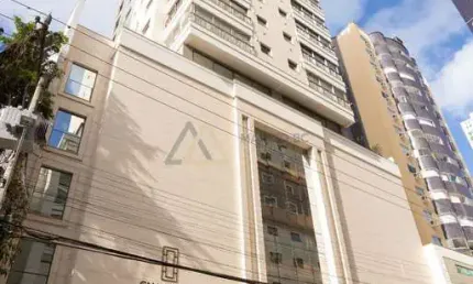 Cobertura localizada no Centro de Balneário Camboriú
