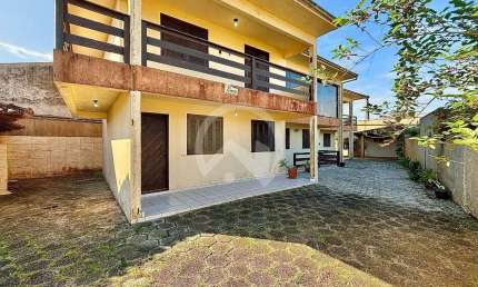 Casa a venda com 3 quartos no Balneario Leblon, Pontal do Parana.