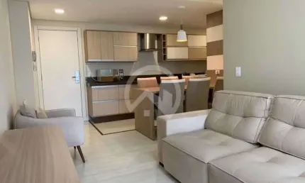 Excelente apartamento totalmente mobiliado no Centro de Curitiba.