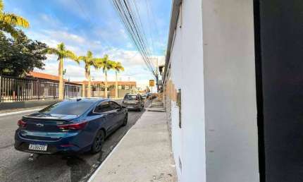 Loja para alugar por R$ 2.000,00/mês - Centro - São Pedro da Aldeia/RJ