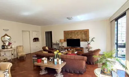 Belo apartamento em andar intermediário em higienópolis