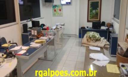 Sala comercial com 3 salas à venda na Rua Ceará, 321, Santa Cruz da Serra, Duque de Caxias por R$ 900.000