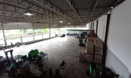 Barracão / Galpão / Depósito para alugar na Rodovia Presidente Dutra, Comendador Soares, Nova Iguaçu por R$ 35.000