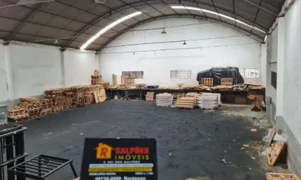 Barracão / Galpão / Depósito com 2 salas para alugar na Rua Cajá, 111, Penha, Rio de Janeiro por R$ 13.000