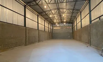 Barracão / Galpão / Depósito com 1 sala para alugar na Rua Paraopeba, Sarapuí, Duque de Caxias por R$ 10.000