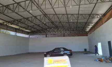 Barracão / Galpão / Depósito com 2 salas para alugar na Rodovia Presidente Dutra, 655, Comendador Soares, Nova Iguaçu por R$ 15.000