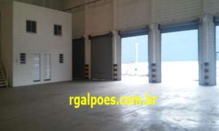 Barracão / Galpão / Depósito com 4 salas para alugar na Rua Dores do Turvo, 254, Pavuna, Rio de Janeiro por R$ 140.000