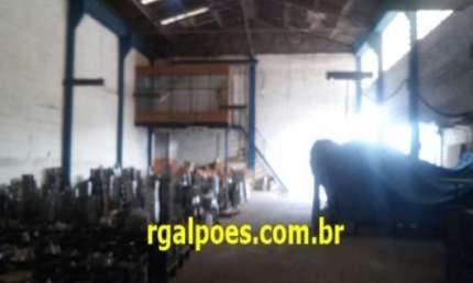 Barracão / Galpão / Depósito com 6 salas para alugar na Rua João Meiasete, 33, Vigário Geral, Rio de Janeiro por R$ 12.000