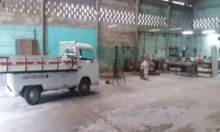 Barracão / Galpão / Depósito com 2 salas para alugar na Avenida Demétrio Ribeiro, Figueira, Duque de Caxias por R$ 15.000