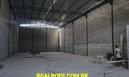 Barracão / Galpão / Depósito com 1 sala para alugar na EUSTÁQUIO DE AZEVEDO, 234, Vila Maria Helena, Duque de Caxias por R$ 5.500