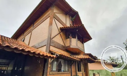 Casa com 4 quartos à venda, 256 m² por R$ 800.000 - Itaipu - Niterói/RJ