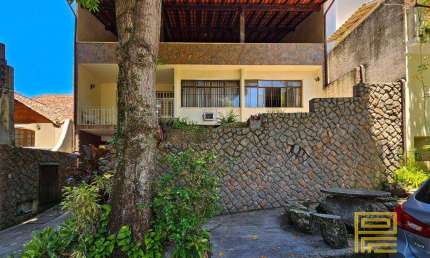 Casa com 4 quartos (sendo 2 suítes) à venda, 244 m² por R$ 1.300.000 - São Francisco , Niterói - Rio de Janeiro