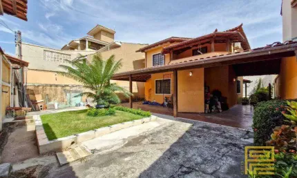 Casa com 3 dormitórios à venda, 300 m² por R$ 950.000,00 - Itaipu - Niterói/RJ