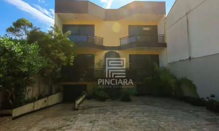Casa com 4 apartamentos de 3 quartos cada mais porão, à venda, 600 m² por R$ 2.200.000 - Camboinhas - Niterói/RJ