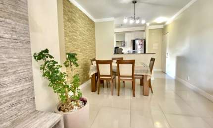 Lindo Apartamento de 80m², com 3 quartos, sendo 1 suíte e 2 vagas