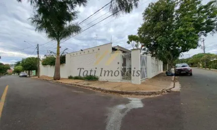 Casa com 3 quartos à venda na Rua Adolfo Catani, Jardim Macarengo, São Carlos