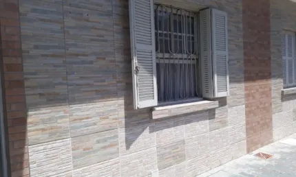 Térreo na Rua Américo Brasiliense/ Garagem somente para motos