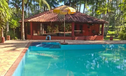 Linda chácara no estilo rancho, em pedro de toledo. são 10.000 m².