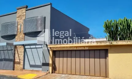 Sobrado 3 salas no piso superior e 2 banheiros, próximo av. meira junior