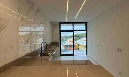Casa no condomínio vale dos cristais para venda possui 230m² com 4 quartos em Lagoa - Macaé - RJ