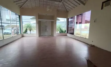 VENDO: casa vale das palmeiras possui 180m² com 3 quartos em Lagoa - Macaé - RJ