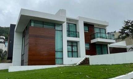 Casa de condomínio para venda possui 266 metros quadrados com 4 quartos em Lagoa - Macaé - RJ