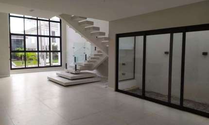 Casa de condomínio para venda possui 288 metros quadrados com 4 quartos em Lagoa - Macaé - RJ