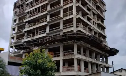 Apartamento com 1 suite mais 2 quartos  a venda no bairro Costa e Silva em Joinville - SC