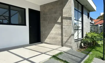 Sobrado a venda com 2 suites mais 1 quarto no bairro Saguaçu Joinville SC