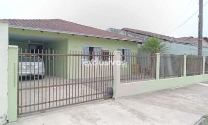 Casa à venda no bairro Jardim Iririú em Joinville, com 3 quartos por R$490.000,00