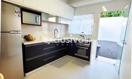 Sobrado geminado a venda no bairro Floresta por R$530.000,00