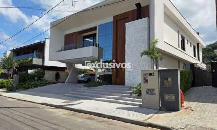 Casa com 4 quartos à venda na Rua Presidente Vargas, 146, Pirabeiraba, Joinville
