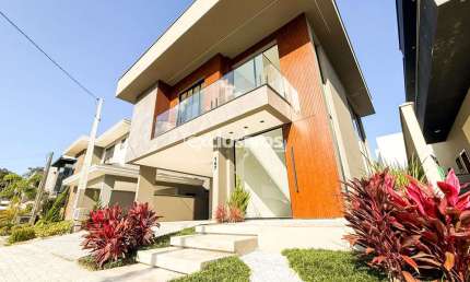 Casa alto padrão no Condomínio Quinte Essence com 3 suítes com 237m²