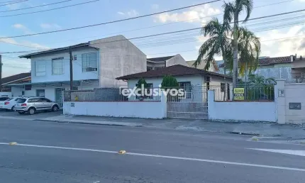 Casa comercial a venda no Bucarein com por R$1.000.000,00