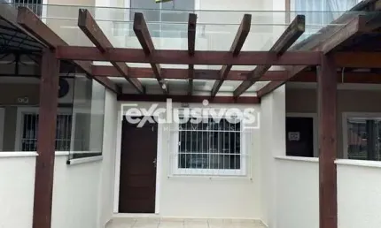 Sobrado Geminado à venda no bairro Floresta em Joinville com 2 quartos por 395 mil