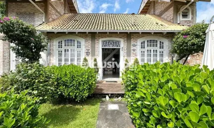 Casa Mista em Mobiliada em UBATUBA por R$ 980.000,00